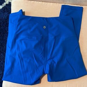 Blue cropped leggings